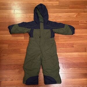 2T LLBean snowsuit great condition